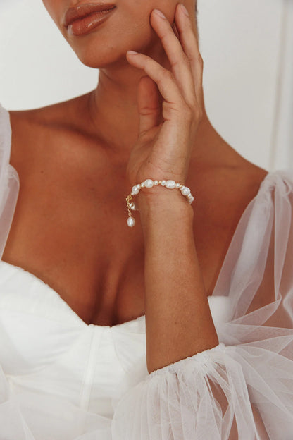 Chantel Baroque Pearl Bracelet Gold