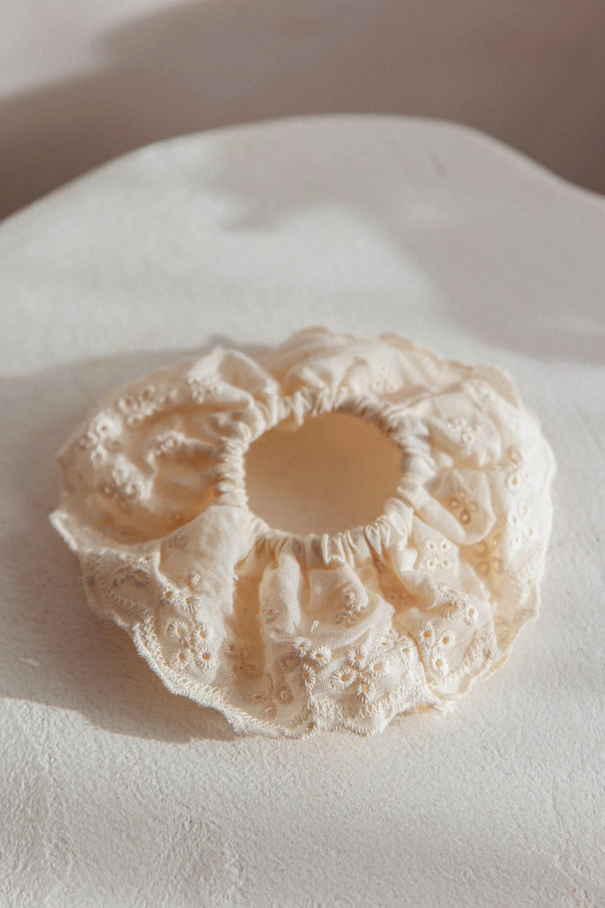 Emily Lace Scrunchie White