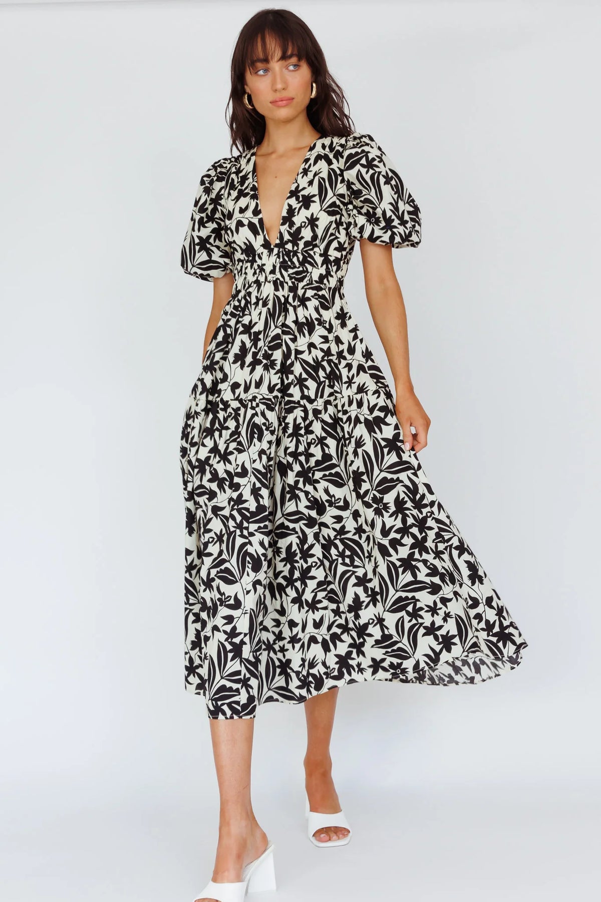 Summer Land V-Neckline Midi Dress Floral Beige