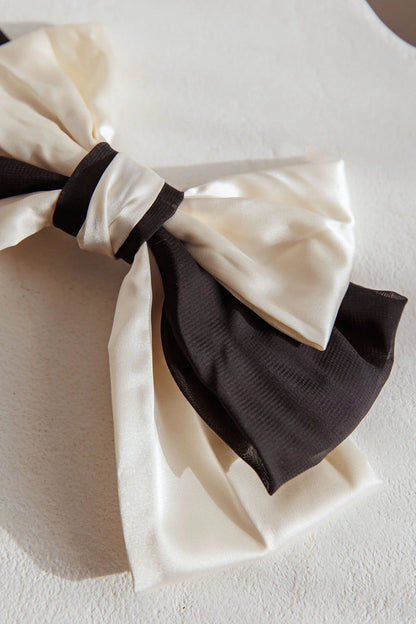 Chi Chi Bow Hairclip Black