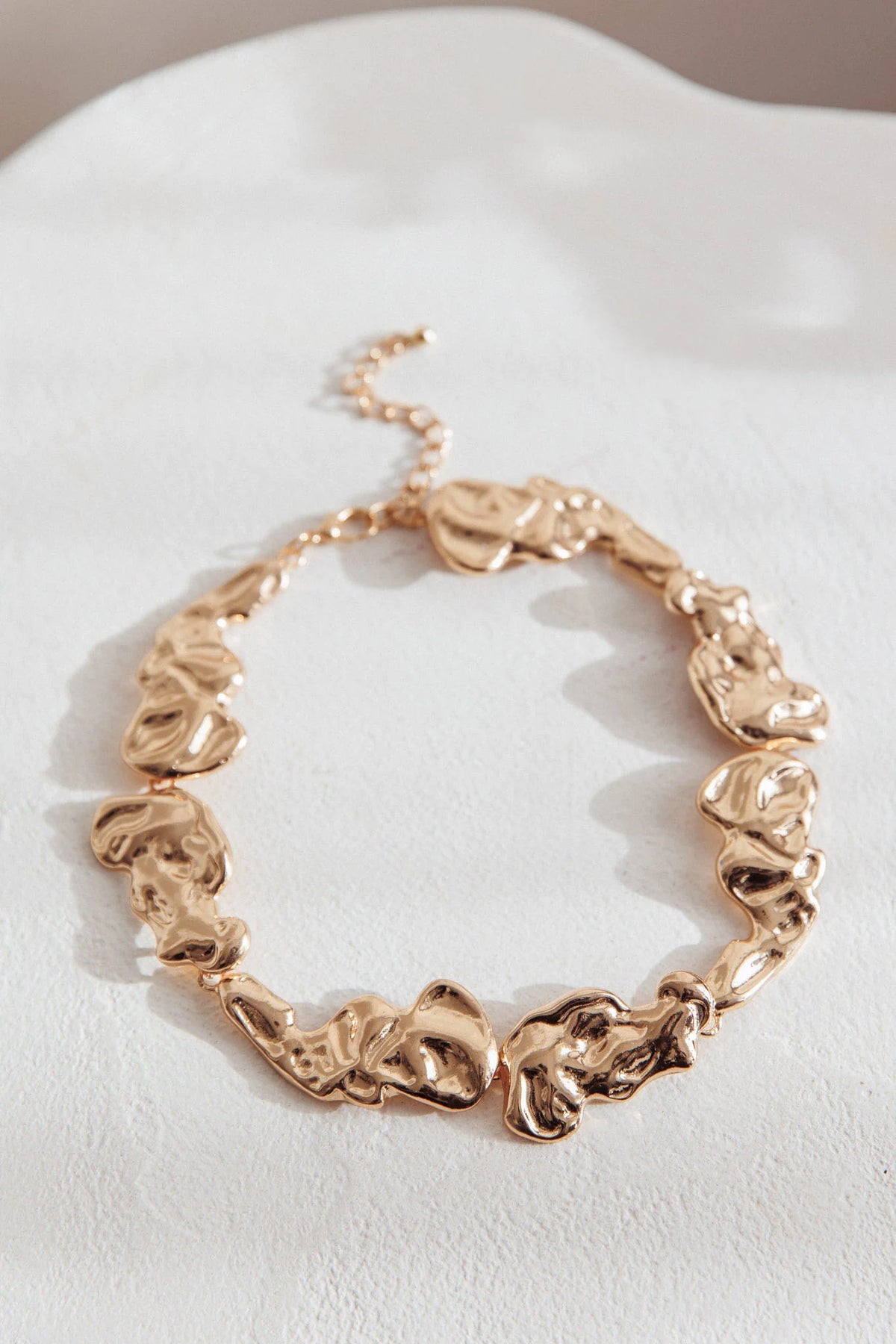Seronique Textured Necklace Gold