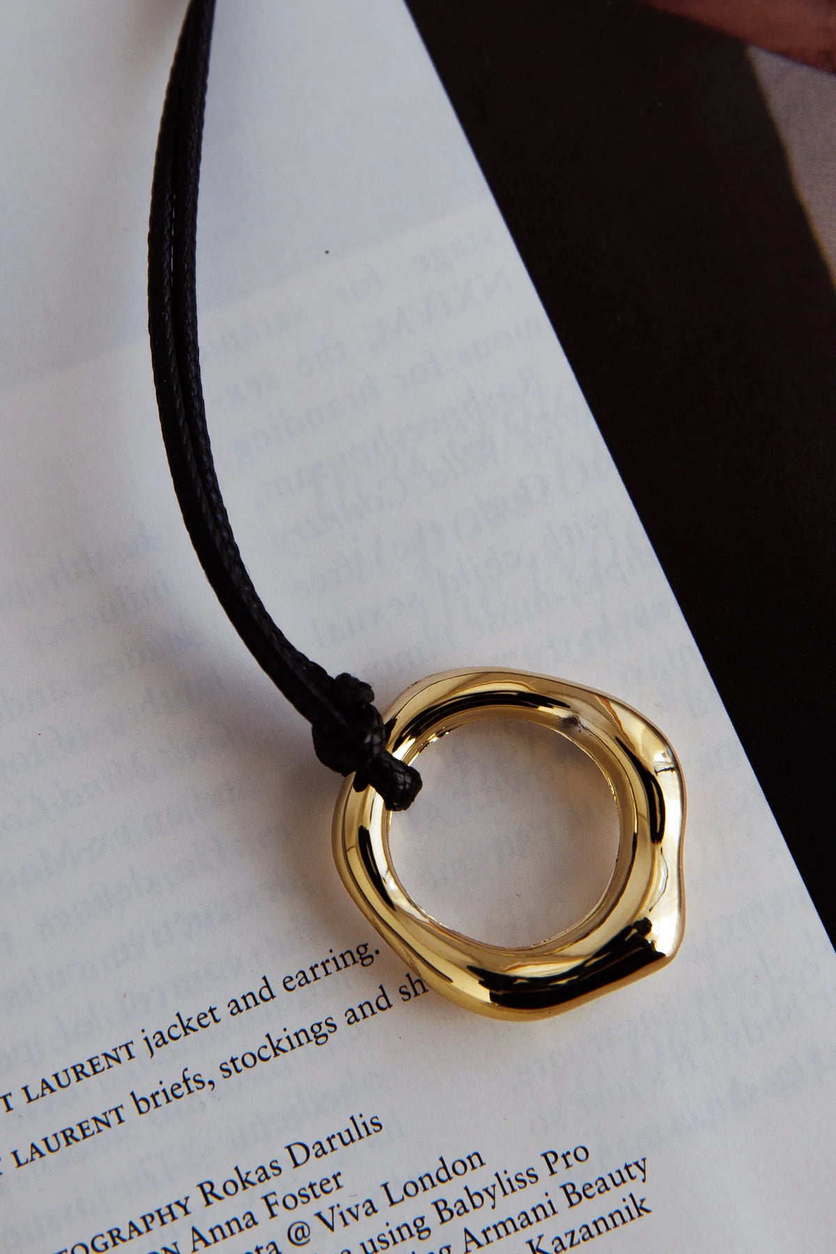 Carmen Circle Pendant Necklace Gold